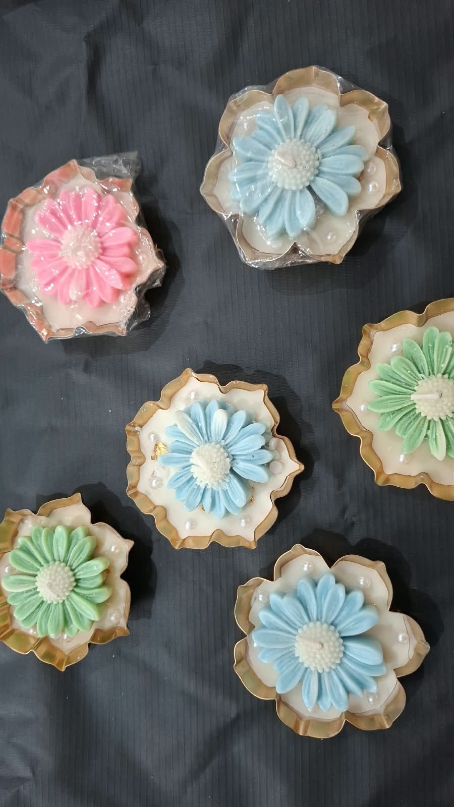 Daisy Urli Candles